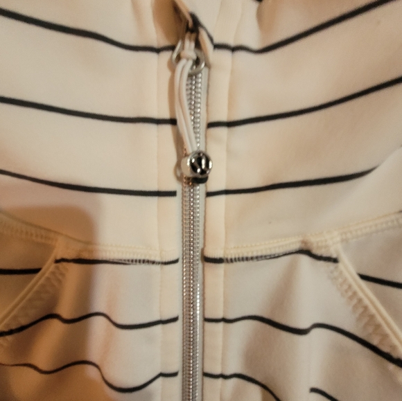 Lululemon Nice Asana Slalom stripe angel wing jacket Size 12 - Picture 11 of 12